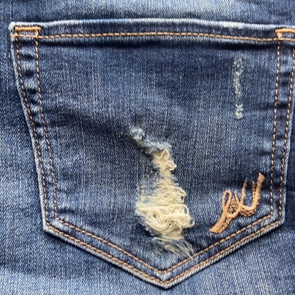 Express Jeans Distressed Short - Picture 6 of 8